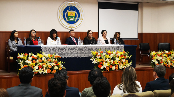 La Facultad de Ciencias Químicas celebró 70 años de vida institucional