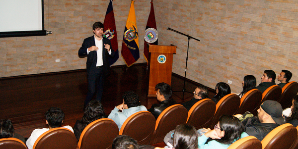 Charla sobre Energías Renovables con experto norteamericano