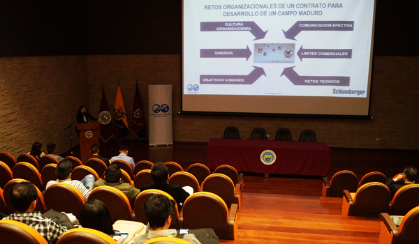 Student Chapter de la UCE realizó conversatorio sobre el tratamiento de campos maduros