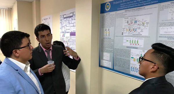 Estudiantes de séptimo semestre presentan pósters científicos sobre refinación de petróleo