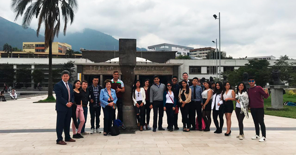 Estudiantes de la Universidad Mariana de Pasto visitaron la UCE